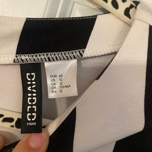 H&M DIVIDED Black and White strip dress